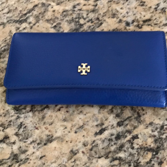 Tory Burch Handbags - Authentic blue Tory Burch wallet with many pockets